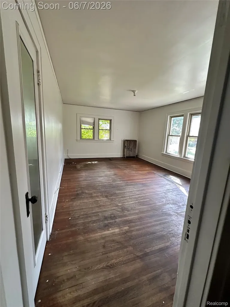 20000 Canterbury Road Detroit City MI 48221