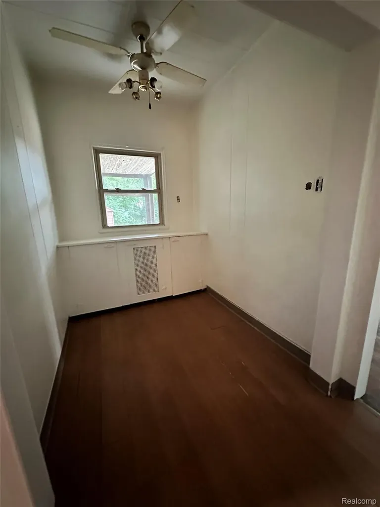 20000 Canterbury Road Detroit City MI 48221
