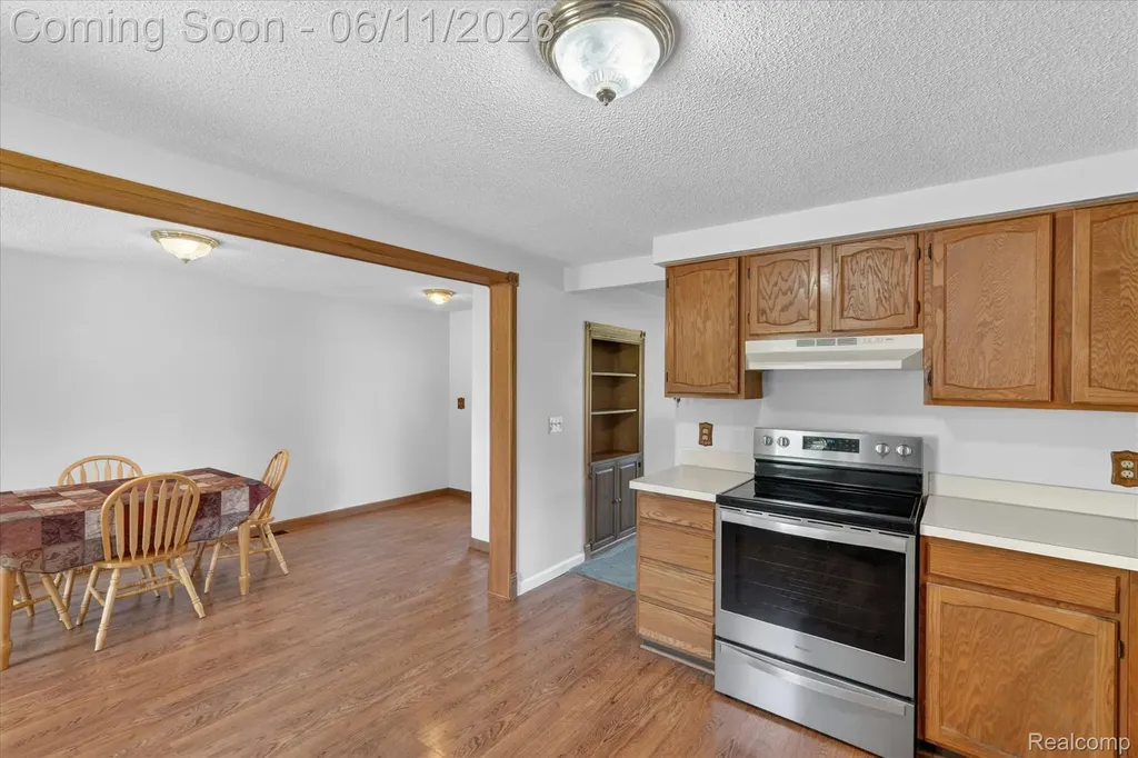 5464 E Maple Avenue Grand Blanc Charter Township MI 48439