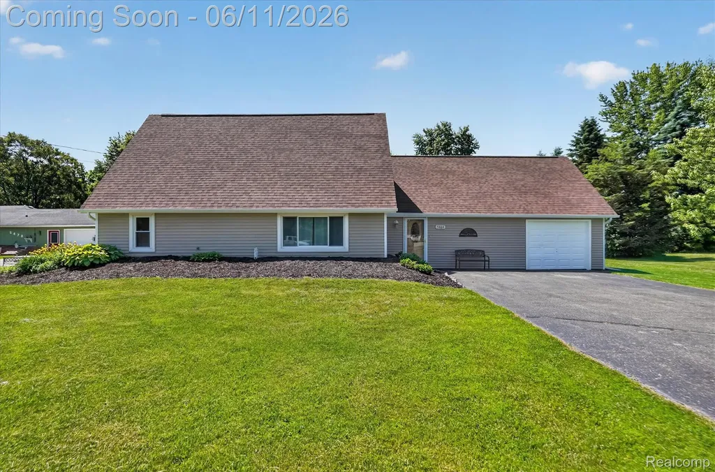 5464 E Maple Avenue Grand Blanc Charter Township MI 48439