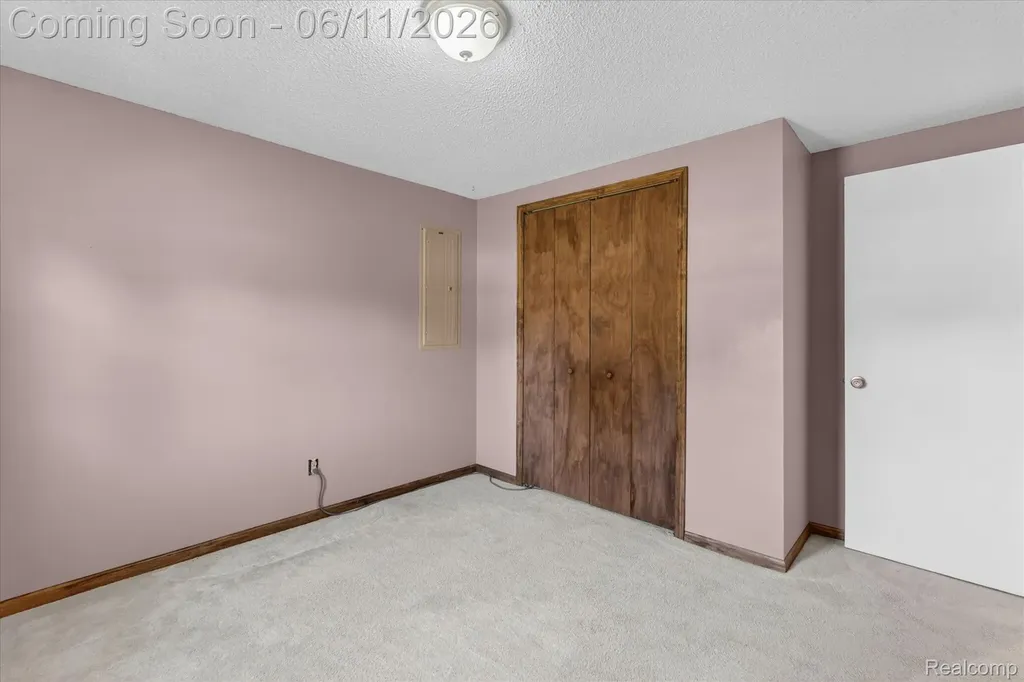 5464 E Maple Avenue Grand Blanc Charter Township MI 48439