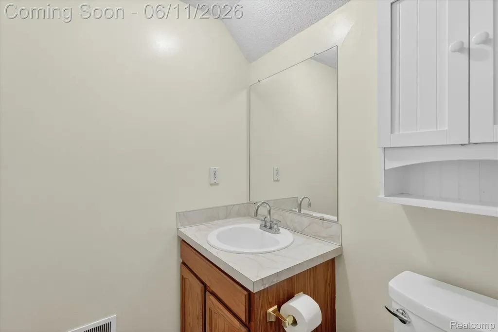 5464 E Maple Avenue Grand Blanc Charter Township MI 48439