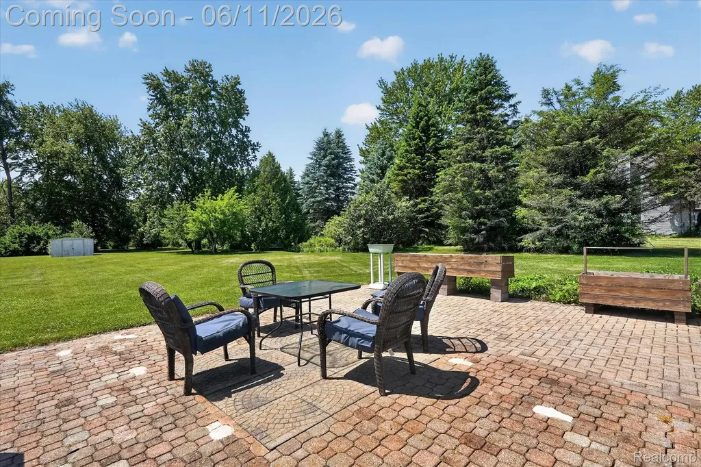 5464 E Maple Avenue Grand Blanc Charter Township MI 48439