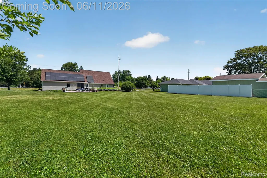 5464 E Maple Avenue Grand Blanc Charter Township MI 48439
