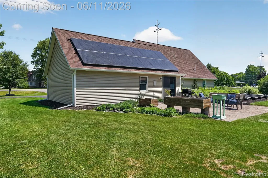 5464 E Maple Avenue Grand Blanc Charter Township MI 48439