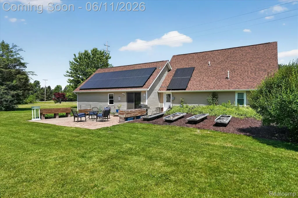5464 E Maple Avenue Grand Blanc Charter Township MI 48439