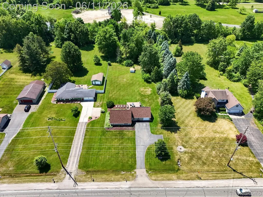 5464 E Maple Avenue Grand Blanc Charter Township MI 48439