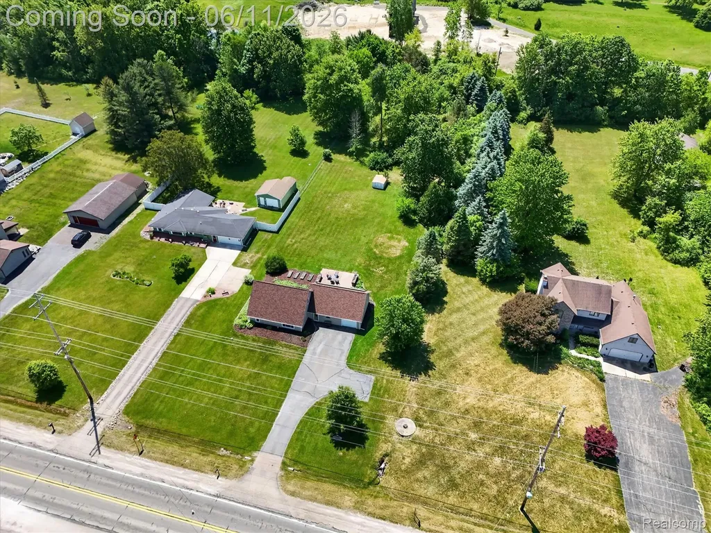5464 E Maple Avenue Grand Blanc Charter Township MI 48439