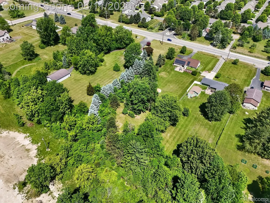 5464 E Maple Avenue Grand Blanc Charter Township MI 48439