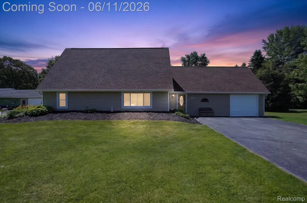 5464 E Maple Avenue Grand Blanc Charter Township MI 48439