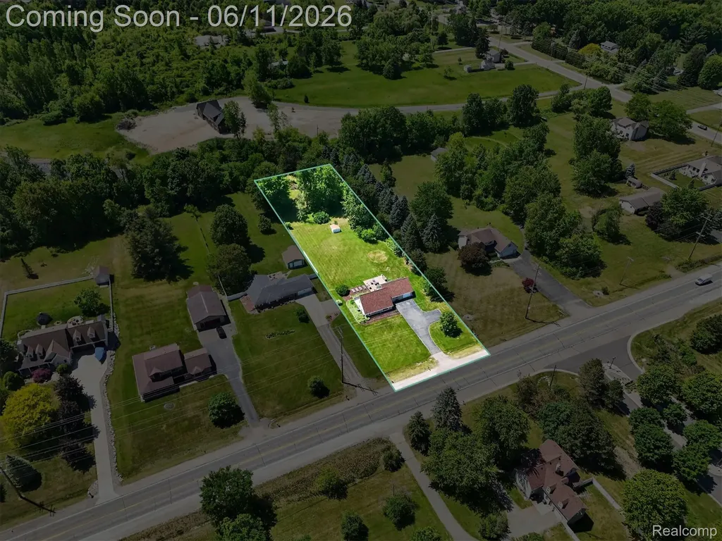 5464 E Maple Avenue Grand Blanc Charter Township MI 48439