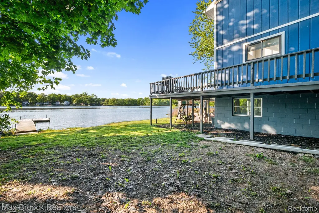 2881 Hope White Lake Charter Township MI 48383