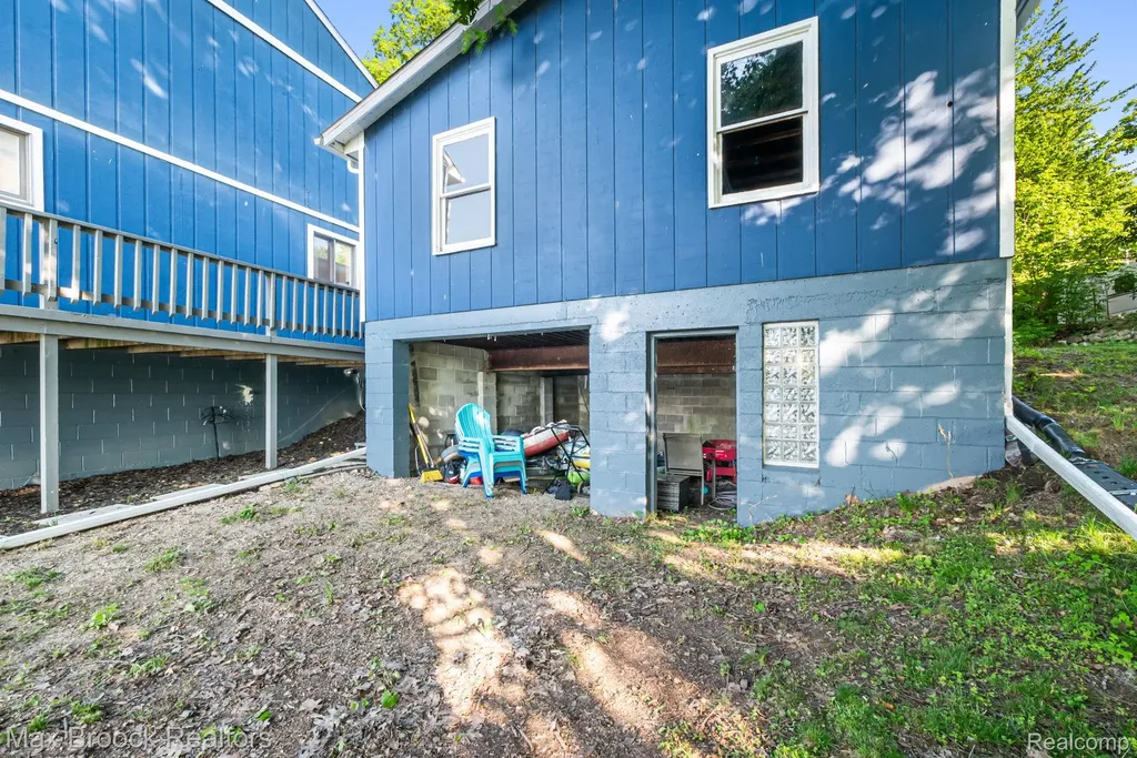 2881 Hope White Lake Charter Township MI 48383
