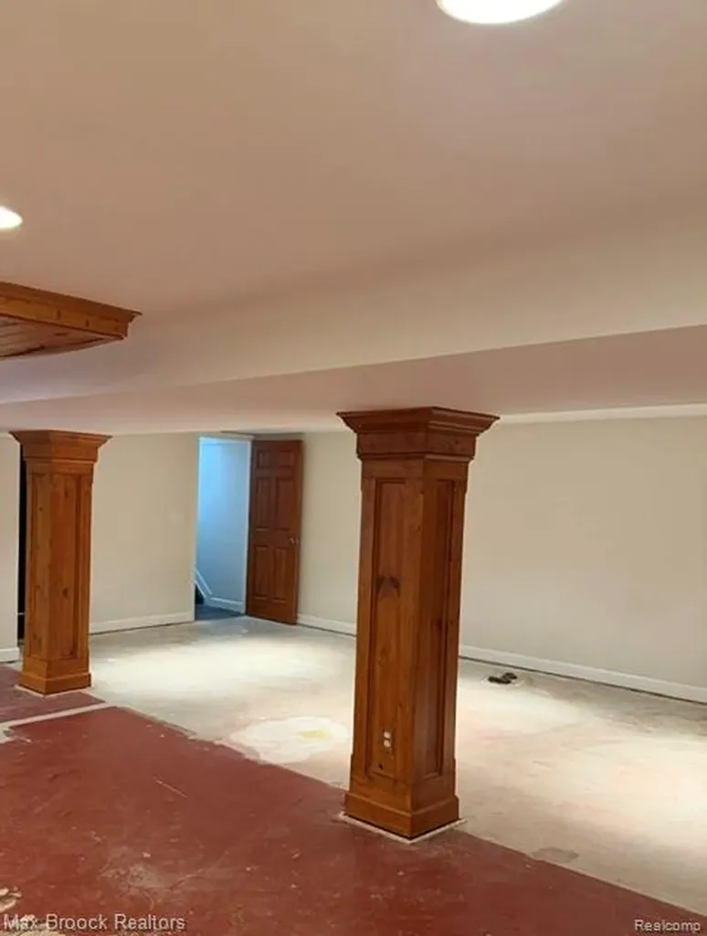 44252 Felstone Drive Sterling Heights City MI 48313
