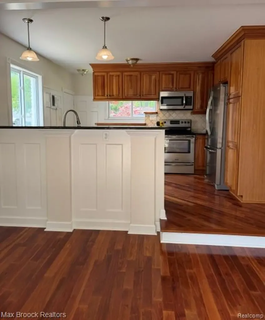 44252 Felstone Drive Sterling Heights City MI 48313
