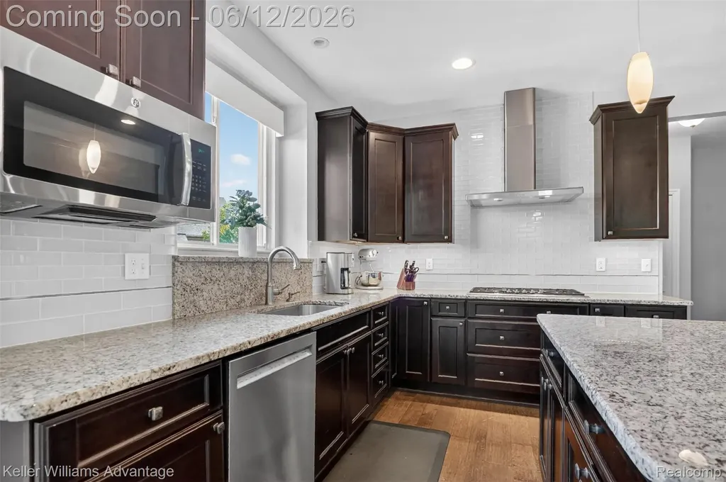 24576 Turnburry Court Lyon Charter Township MI 48178