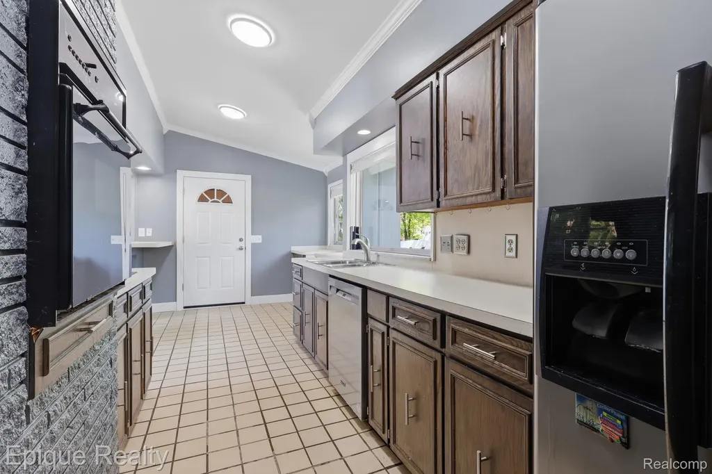 2549 Riverwood Drive Port Huron City MI 48060
