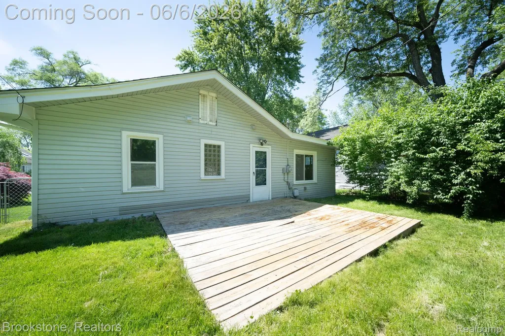 3620 Lotus Drive Waterford Charter Township MI 48329