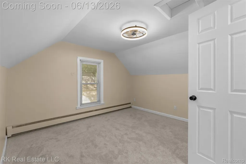 27073 Gilbert Drive Warren City MI 48093