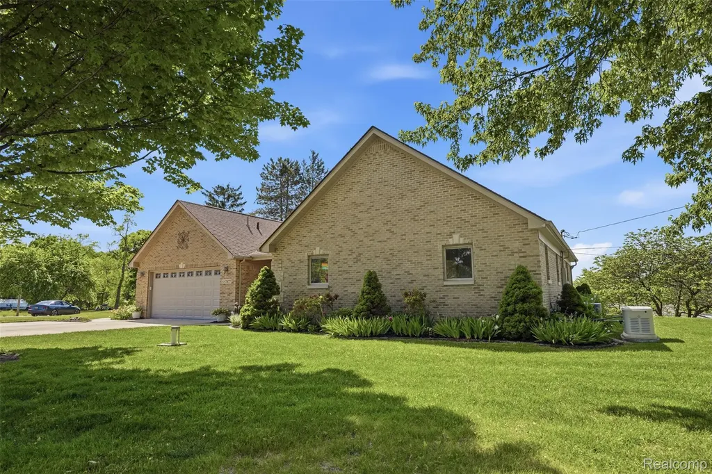 7477 Ore Knob Drive Tyrone Township MI 48430