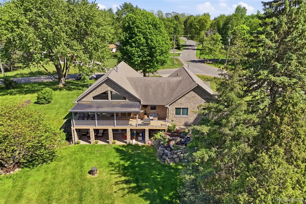 7477 Ore Knob Drive Tyrone Township MI 48430