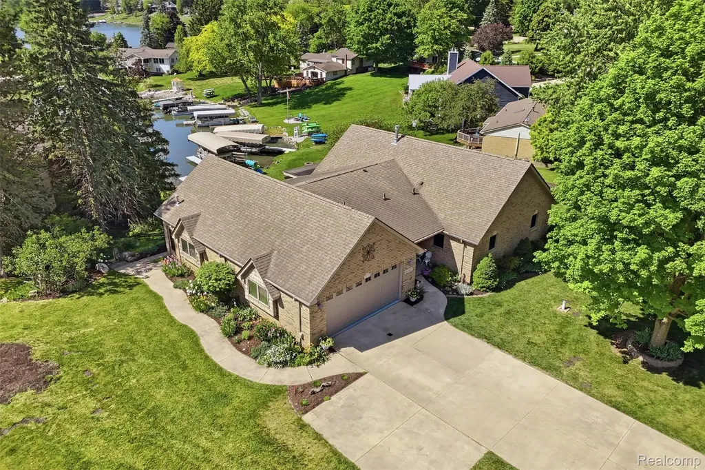 7477 Ore Knob Drive Tyrone Township MI 48430