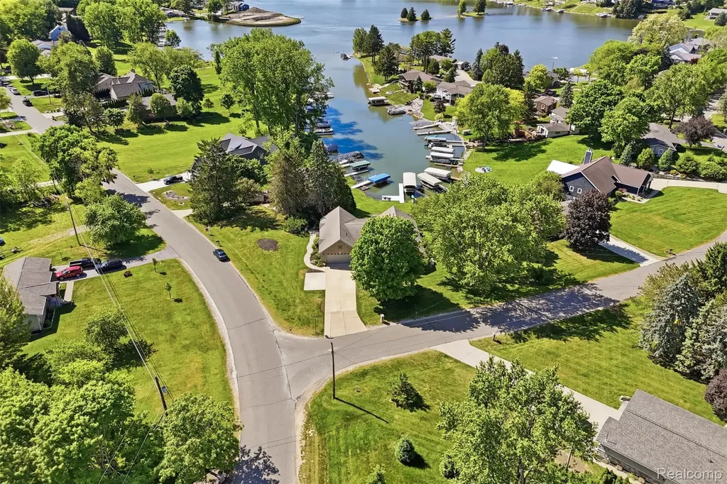 7477 Ore Knob Drive Tyrone Township MI 48430