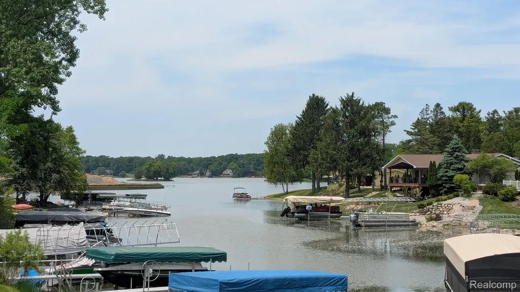 7477 Ore Knob Drive Tyrone Township MI 48430