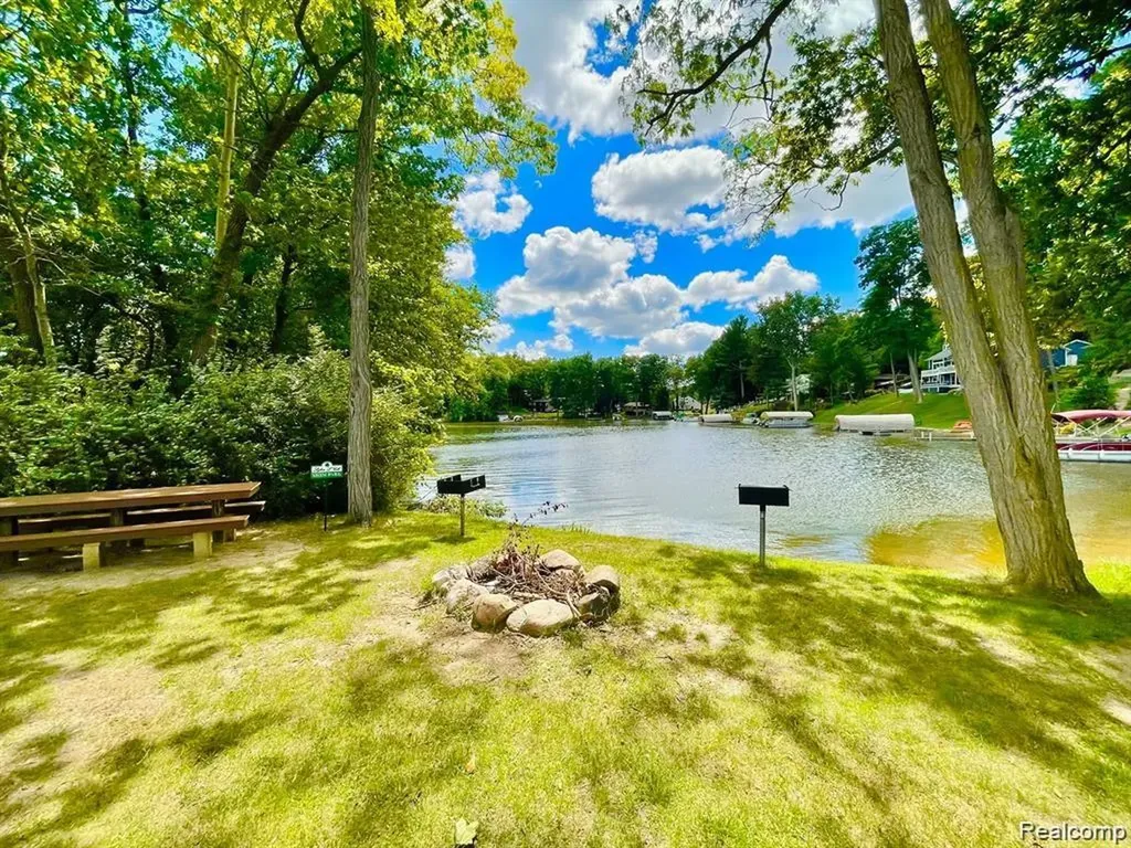 7477 Ore Knob Drive Tyrone Township MI 48430