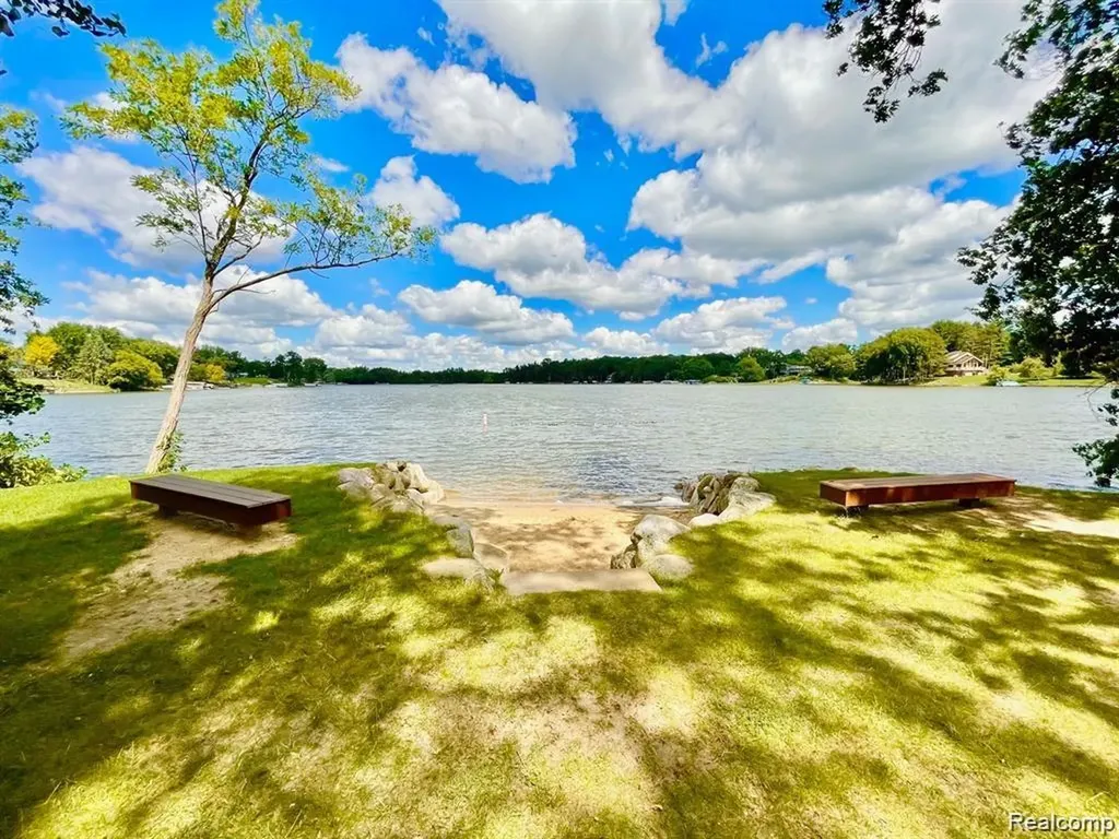 7477 Ore Knob Drive Tyrone Township MI 48430