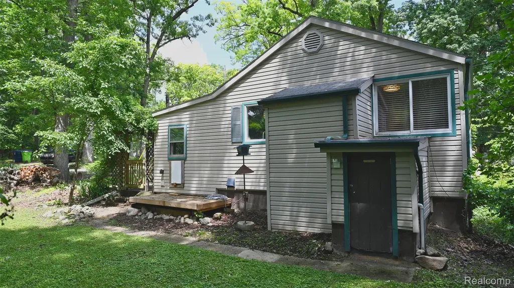 3057 Hillside Drive Milford Charter Township MI 48380