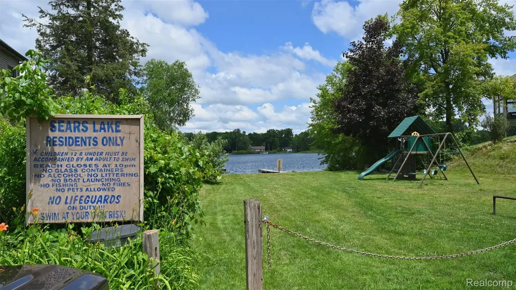3057 Hillside Drive Milford Charter Township MI 48380