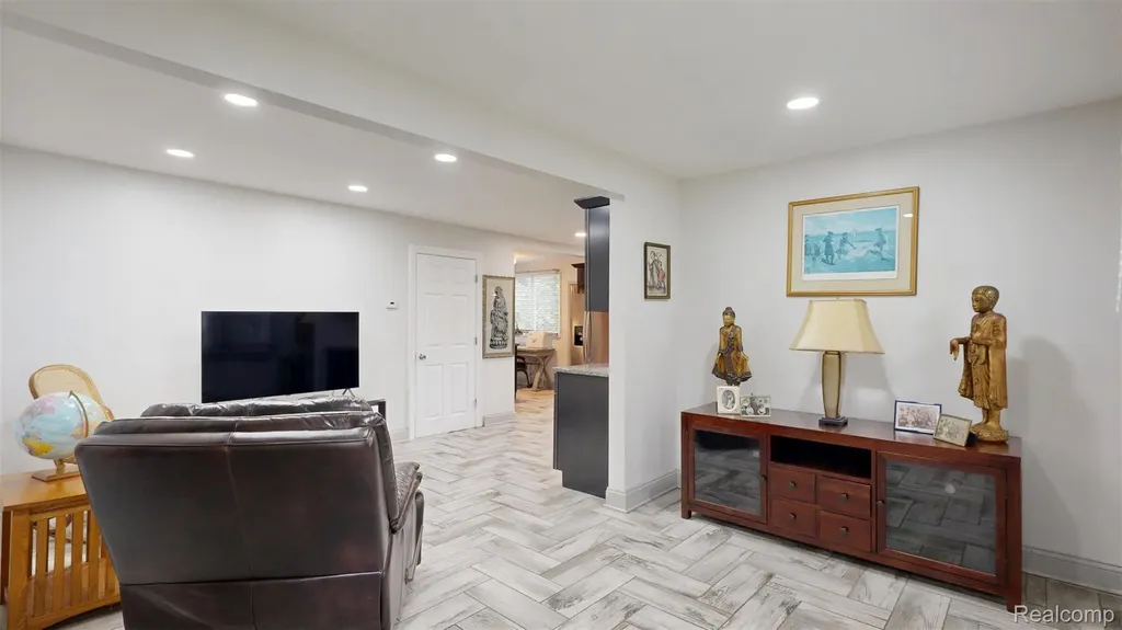 3057 Hillside Drive Milford Charter Township MI 48380