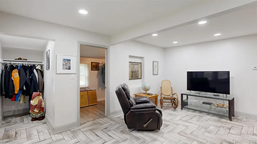 3057 Hillside Drive Milford Charter Township MI 48380