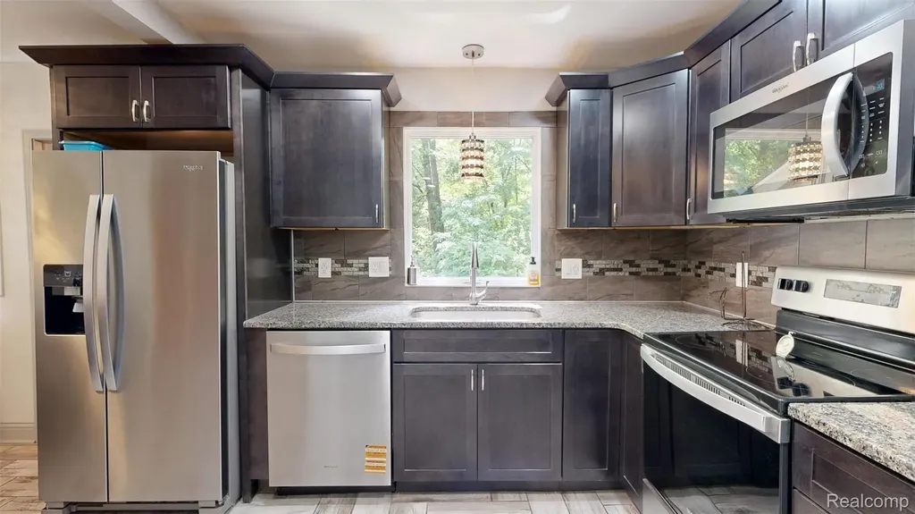 3057 Hillside Drive Milford Charter Township MI 48380