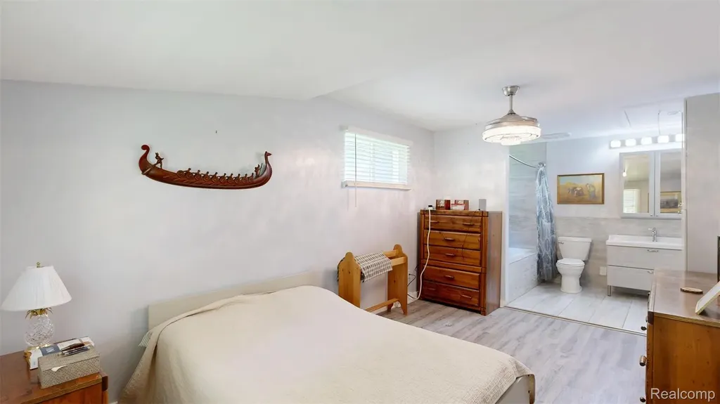 3057 Hillside Drive Milford Charter Township MI 48380
