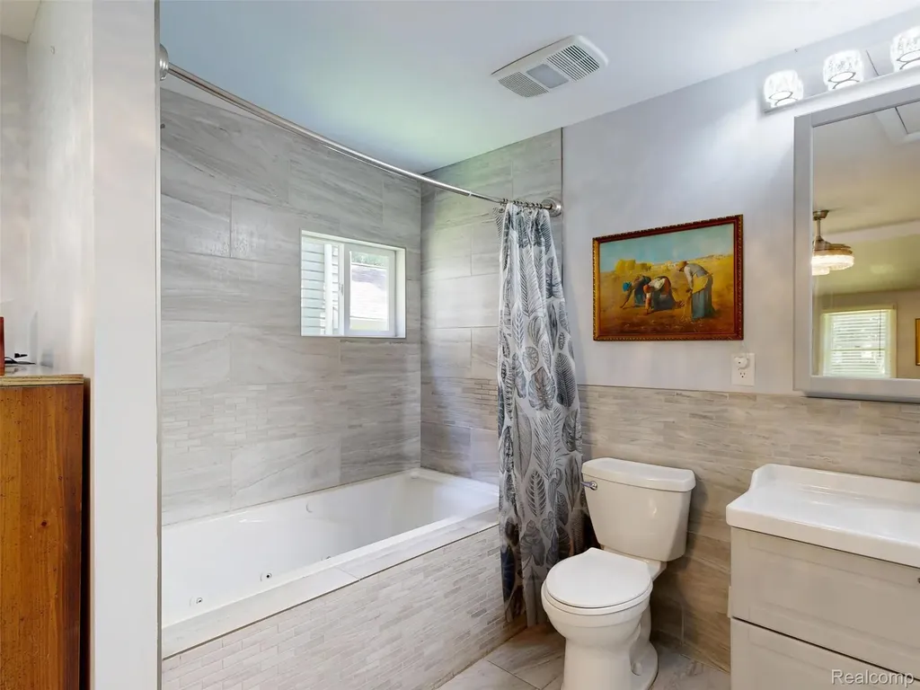 3057 Hillside Drive Milford Charter Township MI 48380