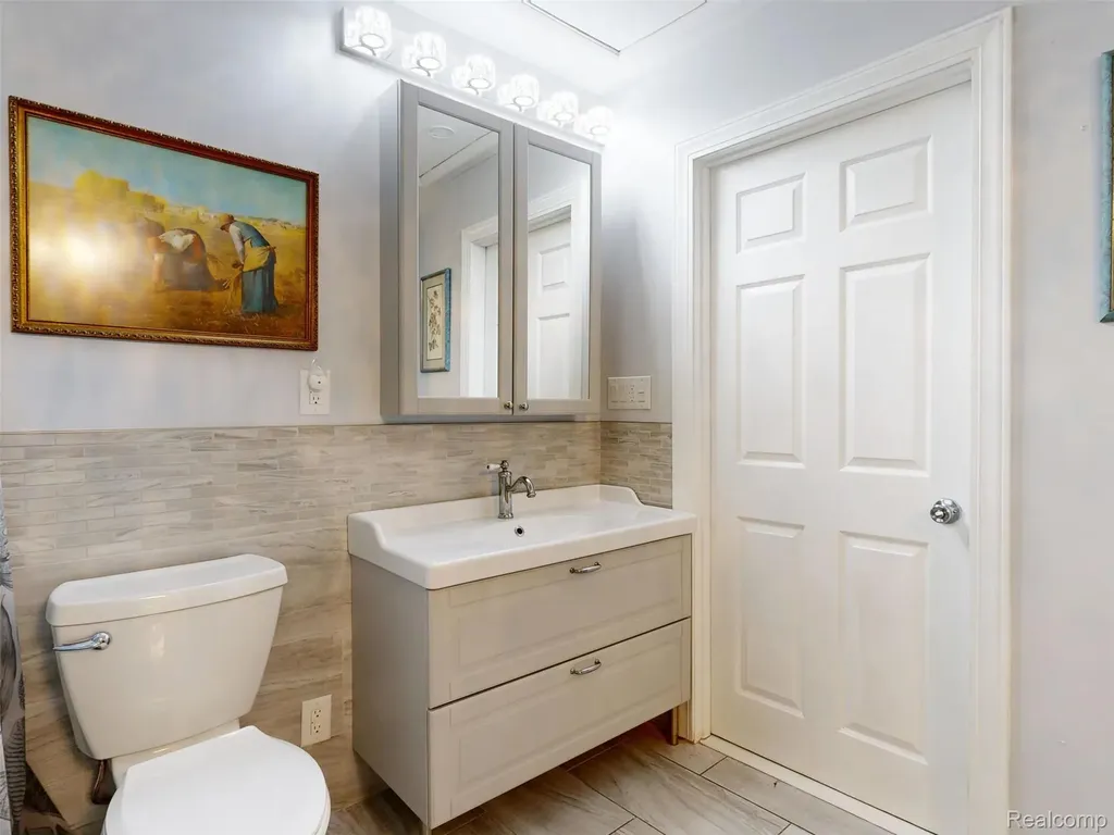 3057 Hillside Drive Milford Charter Township MI 48380