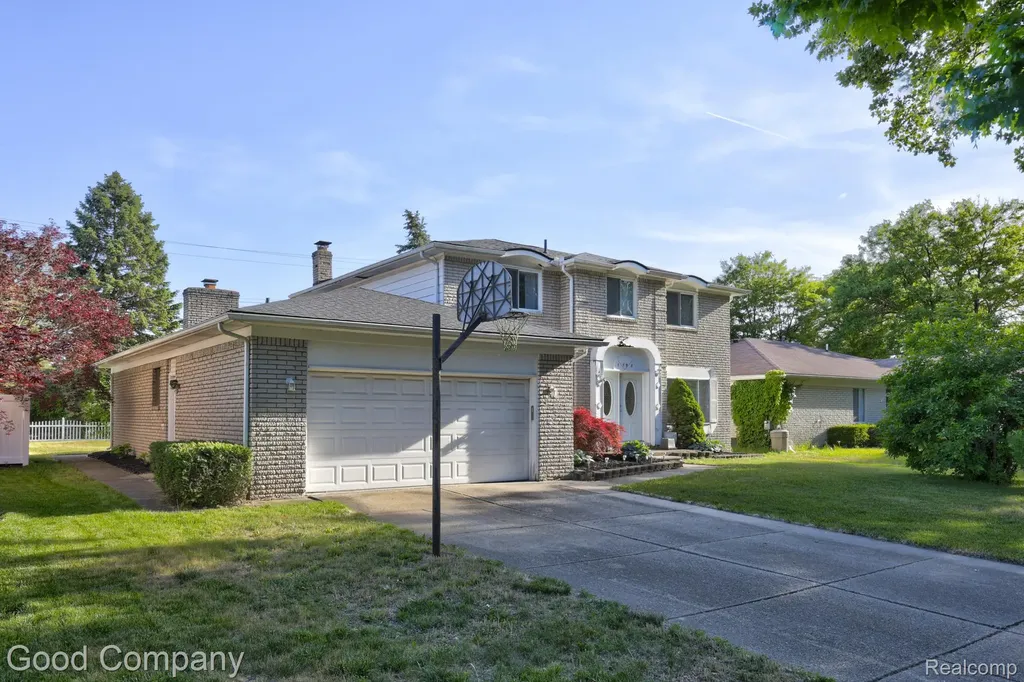 1798 Wilmet Drive Troy City MI 48085