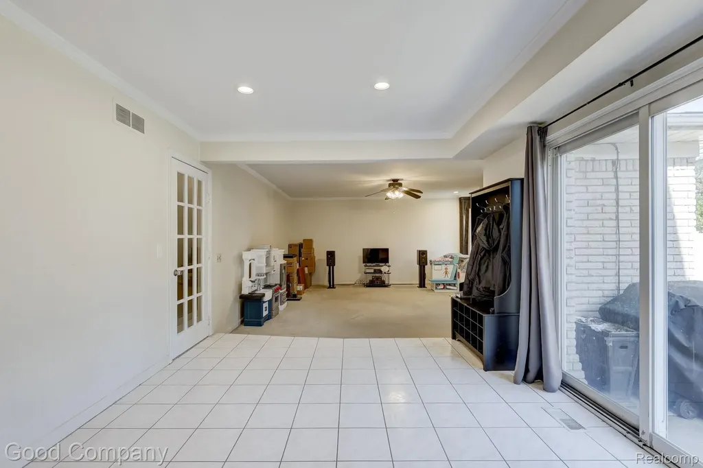 1798 Wilmet Drive Troy City MI 48085