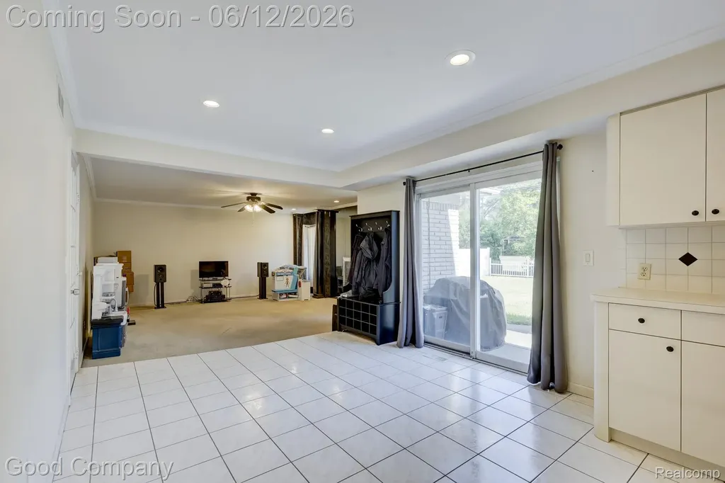 1798 Wilmet Drive Troy City MI 48085
