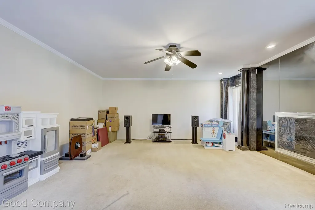 1798 Wilmet Drive Troy City MI 48085