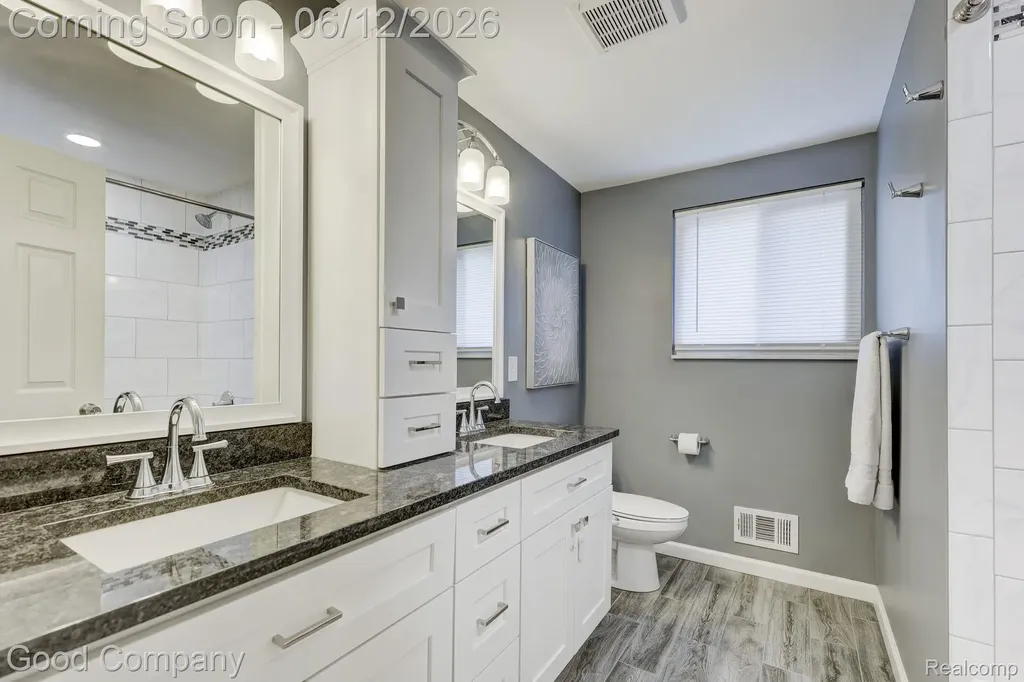 1798 Wilmet Drive Troy City MI 48085