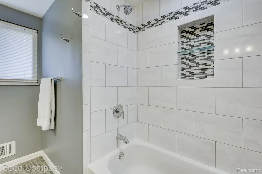 1798 Wilmet Drive Troy City MI 48085