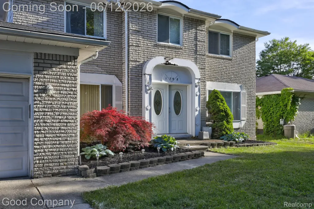 1798 Wilmet Drive Troy City MI 48085
