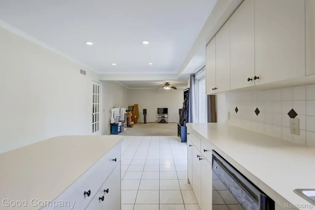 1798 Wilmet Drive Troy City MI 48085