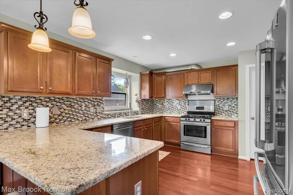 54265 Birchwood Drive Lyon Charter Township MI 48178