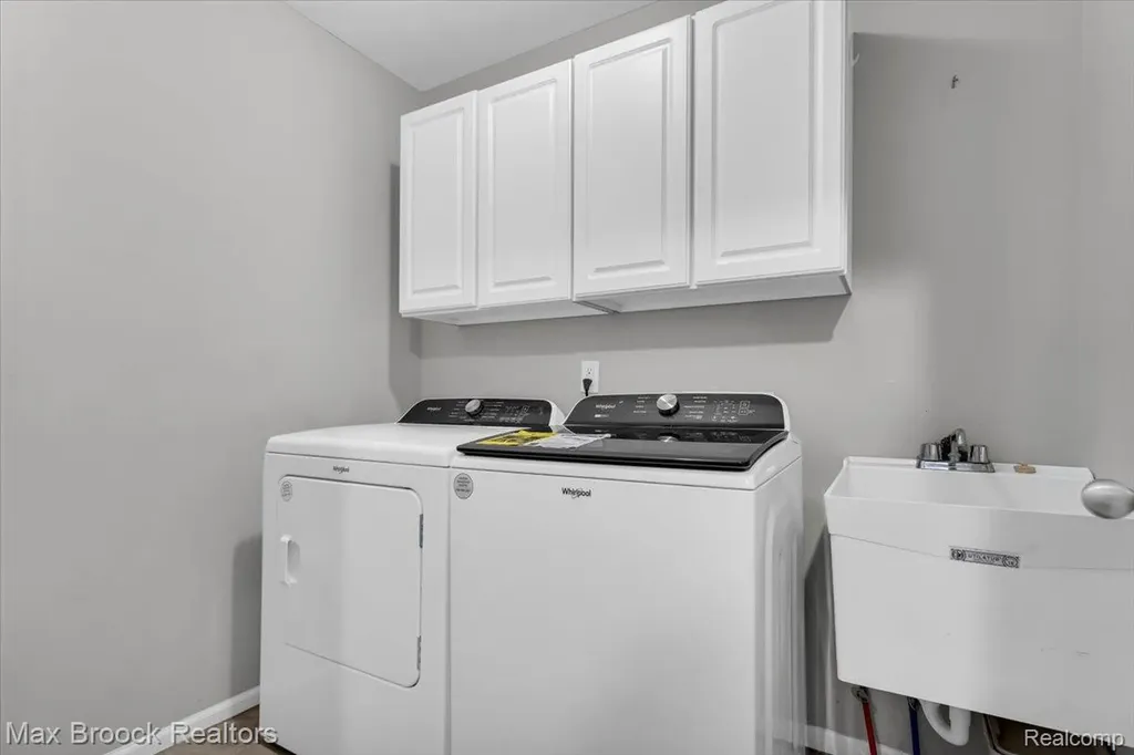 54265 Birchwood Drive Lyon Charter Township MI 48178