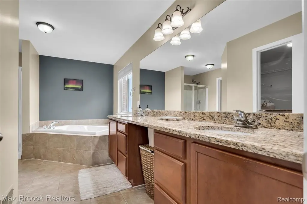54265 Birchwood Drive Lyon Charter Township MI 48178