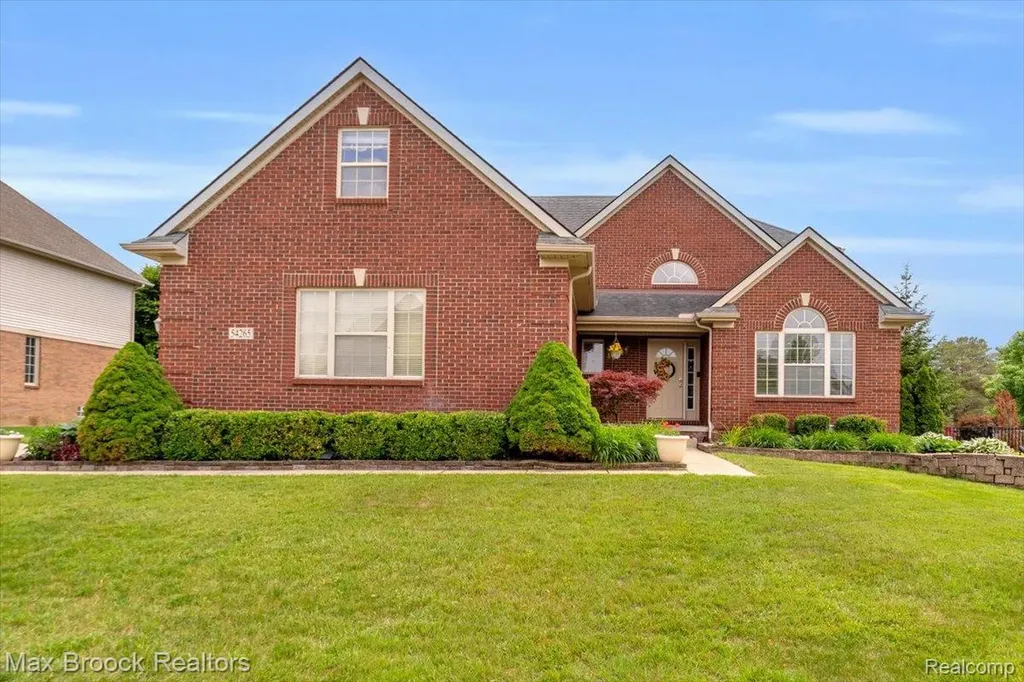 54265 Birchwood Drive Lyon Charter Township MI 48178